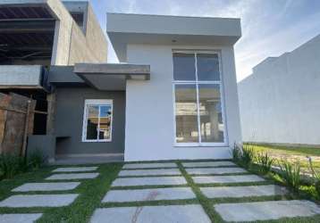 Maravilhosa casa térrea com, 3 dormitórios sendo 1suíte, piso porcelanato, garagem para 2 carros, churrasqueira, aberturas externas em alumínio preto,  lavanderia, cozinha americana, predisposição par