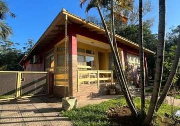 Casa com 4 quartos, suíte, churrasqueira, vaga de garagem, no bairro elsa, viamão/rs   &lt;br&gt;&lt;br&gt;localizada em um bairro tranquilo e valorizado, esta espaçosa casa de 168,67m² com quatro dor