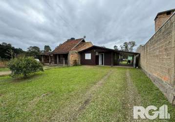 Casa à venda no parque florestal | casa com 2 dormitórios (ar condicionado em 1 dormitório), sala e cozinha integradas e banheiro, com área na lateral e fundos da casa. estuda-se propostas. agende sua