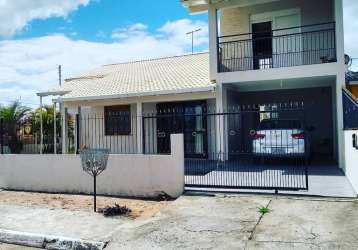 Casa sobrado de esquina com 3 dormitorios, sendo 1 suite, sala , cozinha, banheiro social, lavabo, espaço gourmet com fogão a lenha, garagem coberta e otima localização.