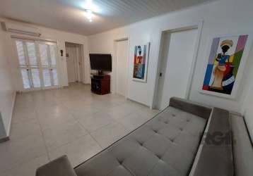 Casa com 3 quartos, no bairro ipanema - porto alegre/rs.&lt;br&gt;&lt;br&gt;casa, 3 dormitórios, living 2 ambientes, sala de jantar, cozinha montada, área de serviço (com lavanderia e ferramentaria) e