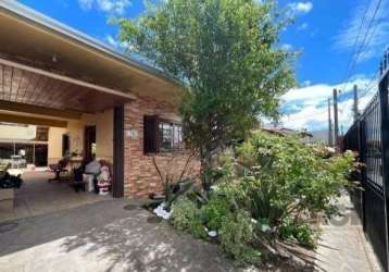 Excelente casa térrea à venda no bairro vila márcia, com 4 dormitórios.&lt;br&gt;&lt;br&gt;na casa, temos 2 dormitórios, banheiro, sala de estar, jantar, cozinha e lavanderia.&lt;br&gt;&lt;br&gt;nos f