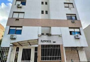 Apartamento todo em piso porcelanato que possui  3 dormitórios, sendo 1 suíte, amplo living para 2 ambientes com sacada integrada, com móveis sob medida (portiere), cozinha, área de serviço com uma va