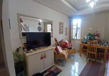 Apartamento de 82m² privativos, localizado no bairro floresta em porto alegre/rs. &lt;br&gt;&lt;br&gt;o imóvel possui 82m², 2 quartos, um living  bem amplo, conta com área de serviço. &lt;br&gt;&lt;br