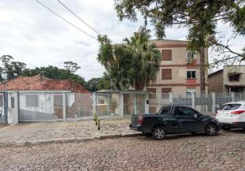 Apartamento 2 dormitórios,  living dois ambientes, cozinha com área de serviço conjugada,  banheiro social, todo em piso frio. churrasqueira condominial. imediações da intendente alfredo azevedo e apa