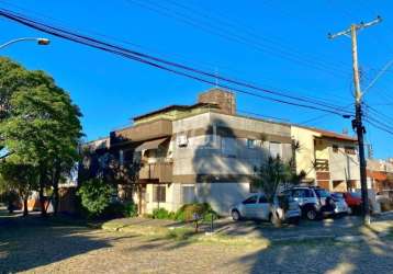 Ótimo apartamento 2 dormitórios em área predominantemente de casas e muito arborizada. ótima orientação solar, todas as peças sempre muito bem iluminadas, muito seco e ventilado,  2 dormitórios com 1 