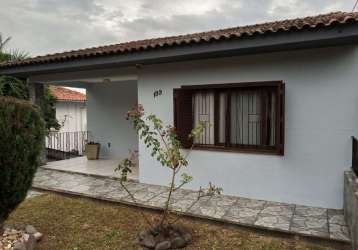 Casa de 03 dormitórios, sendo uma suíte, localização no bairro tarumã em viamão.&lt;br&gt;imóvel conta com 03 salas, cozinha, área de vidro ampla com 50m² e jardim de inverno, banheiro social, lavabo,