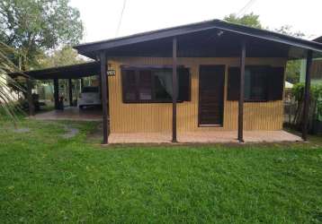 Casa de 3 dormitórios no centro em viamão.&lt;br&gt;imóvel com sala ampla, cozinha, dois banheiros, sala de lazer, copa, área de serviço, lavanderia, quintal, churrasqueira e cinco vagas de garagem. f