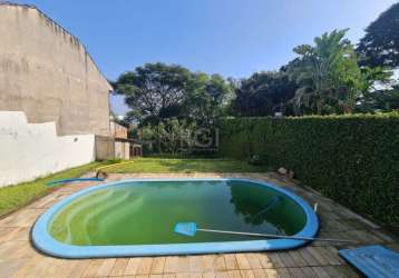 Oportunidade terreno  amplo na parte alta do cristal  com vista, medindo 11 x 144, com  área total 1639,05m² , consta hoje uma casa mista e uma piscina  com grande potencial para construção de linda e