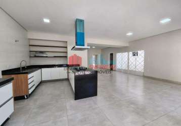 Casa para vender no condomínio fiorella em valinhos,térrea,com 03 quartos sendo 02 suítes,nova,cozinha estilo americana e área gourmet integrada.