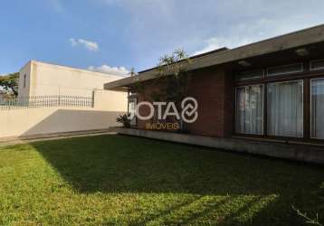 Casa comercial em ótima localização - jota8