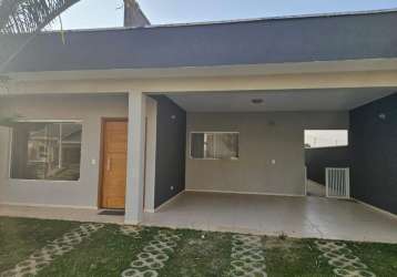 Belíssima casa em louveira