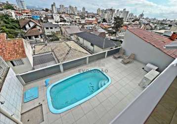 Casa com piscina e 03 suítes, pronta para morar.