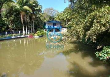 Chácara em meio a natureza com lagoa e terreno de 4.000m² à venda em canelinha/sc