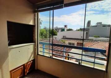 Apartamento desocupado no bairro santana em porto alegre. 2 dormitórios, living 2 ambientes, sacada com churrasqueira, banheiro social, silencioso, ensolarado. cozinha sob medida, lavanderia separada.