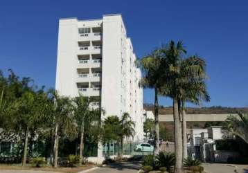 Vende apartamento ponto para morar de 2 dormitório , 1 banho, cozinha americana, com sacada, novo, com elevador e vaga escriturada (descoberta), prédio com guarita,&lt;br&gt;salão de festas e play gro