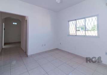 Ótima localização !! casa localizada na gaspar de lemos no bairro vila ipiranga, com 80 m². em terreno de 337 m², de esquina com a rua bartolomeu dias, imóvel dispõe de 2 dormitórios, sala de estar/ja