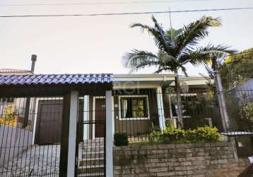 Casa de alvenaria , 2 dormitorios com piscina, telha de barro , arborizada , gradeada , casa em otimo estado de conservação , pronta pra morar. aceita apto  na baltazar de oliveira garcia   dinheiro .