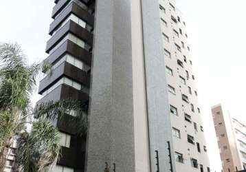 Raro apartamento andar inteiro, parte nobre da av. bagé, 148m2 privativos, 3 vagas de garagem, amplo social, condomínio de alto luxo com salão de festas, zelador e portaria virtual. preço de ocasião. 