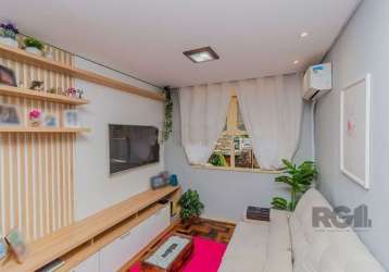 Apartamento de 2 dormitorios a venda no bairro petrópolis.&lt;br&gt;apartamento de 55m², no bairro petrópolis. com 2 dormitórios, sala, banheiro, cozinha e área de serviço. o imóvel, teve reforma na h