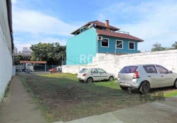 Ótima casa duplex em condomínio fechado, no bairro partenon, desocupada, de 2 dormitórios e vaga. possui no andar térreo: sala, cozinha integrada e banheiro. no andar superior possui os 2 dormitórios.