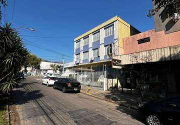 Vende excelente apto de 02 dorm, com 59 m2 de área privativa, sala, cozinha, área de serviço separada e banheiro com box de alumínio. todo reformado na elétrica e hidráulica.&lt;br&gt;100 m da assis b