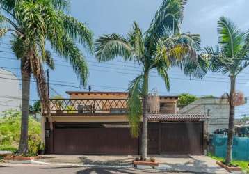 Excelente casa a venda no bairro ipanema,  sendo 215 m² e 3 dormitórios.&lt;br&gt;casa em ipanema em rua super calma e tranquila , três dormitórios uma suíte, três banheiros, duas churrasqueiras ,  pá