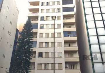 Oportunidade no centro histórico !!!&lt;br&gt;&lt;br&gt;excelente apartamento com 136m², andar alto, 3 dormitórios sendo 1 com sacada de frente, vista, living para 3 ambientes, banheiro social com ban