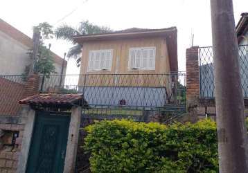 Terreno no bairro espírito santo - zona sul&lt;br&gt;belo terreno, acima do nível da rua, bem cuidado, pronto para receber a casa dos seus sonhos. aproximadamente 400m da orla do guaíba. frente noroes