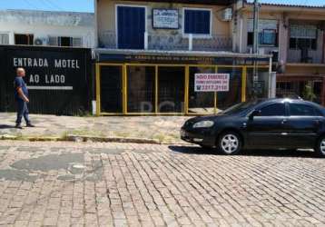 Casa sobrado :piso inferior  3 dormitórios, 2 banheiros, cozinha, área de serviço, vaga para 3 carros(banheiro). piso superior 2 dormitórios, banheiro, sala conjugada, cozinha. perto da av.oscar perei