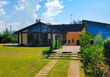 Casa na praia paraiso (torres )  3 dormitórios sendo 1 suíte master. casa ecologica , ofurô ,aberturas pvc (10cm)&lt;br&gt; aquecedor de agua , possui usina pra luz  com filtro de litio , catavento ,s