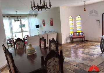 Casa de 326 m² a venda na vila mariana, 4 dormitórios com 1 suíte, 3 banheiros, 3 vagas de garagem, lavanderia, lavabo, area de serviço, churrasqueira