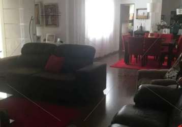 Casa 252 m² a venda na vila monumento, 4 dormitórios sendo 1 suíte com closet, 3 banheiros, lavanderia, área de serviço, moveis planejados, 2 vagas