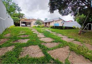 Arniqueira - casa com 3 quartos sendo 1 suíte com área gourmet e 800 m2 de lote.