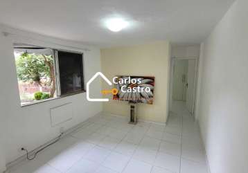 Oportunidade jacarepaguá!  apartamento reformado com 1 quarto, sala, banheiro social, cozinha e área de serviço, 1 vaga de garagem.