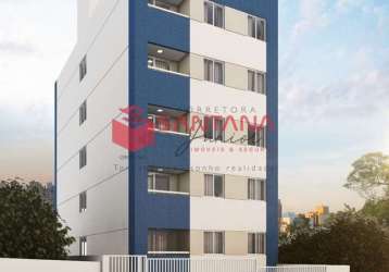 Apartamento 2/4 no condomínio em itapuã