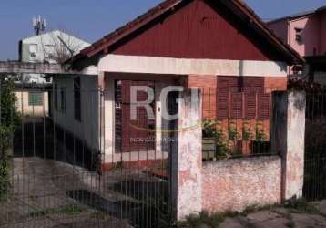 Casa com 3 quartos à venda na rua alarico ribeiro, camaquã, porto alegre, 350 m2 por r$ 369.000