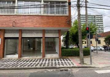 Ampla loja de esquina com 2 vitrines na av. república argentina com 129m²