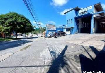 Galpão à venda com 660m², 2 salas.