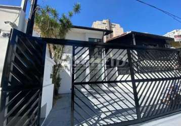 Casa à venda na vila olímpia, 75m², 3 quartos, 3 banheiros, sala ampla, quintal e 2 vagas