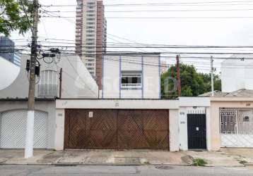 Casa á venda no campo belo com 200m², 4 quartos sendo 1 suíte, 2 vagas.