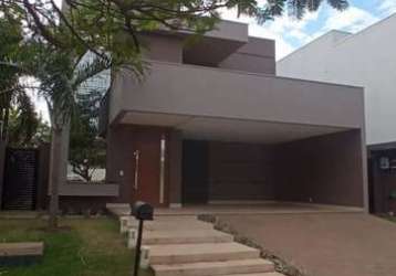 Casa à venda com 3 suítes sendo 1 suíte com closet em 237m² de área construída no condomínio alphav