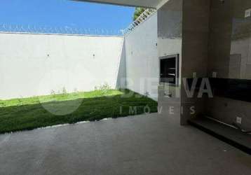 Casa à venda, 3 quartos, 3 suítes, 3 vagas, vigilato pereira - uberlandia/mg