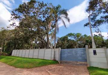 Terreno belíssimo, com ótima topografia “plano' à frente tem-se fazenda com plantações o que propícia linda vista.