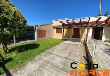 Casa em bairro de moradores em tramandaí