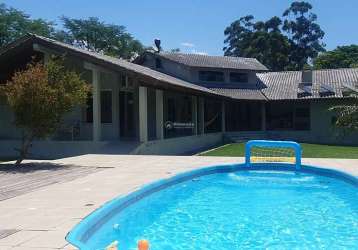 Paraíso em ratones: sítio encantador com piscina,  lazer e exuberante natureza.