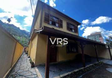 Casa com 4 dormitórios à venda, 255 m² por r$ 870.000,00 - agriões - teresópolis/rj