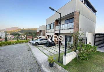 Casa com 3 dormitórios à venda, 95 m² por r$ 680.000,00 - iucas - teresópolis/rj