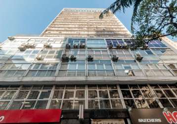 Vende andar inteiro na otavio rocha,  baixamos o preço de r$ 1.056.000,00 para r$ 690.000,00!&lt;br&gt;11 salas todas com banheiro, vista para o guaíba, desocupadas. edifício possui elevadores, portar