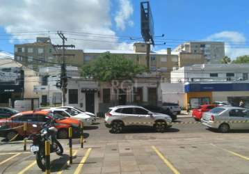 Casa comercial em av. de grande fluxo junto ao sexto tabelionato, localização idieal   para montar comércios diversificados, cafés, loja de bazar, fruteira, papelaria. atualmente está locada